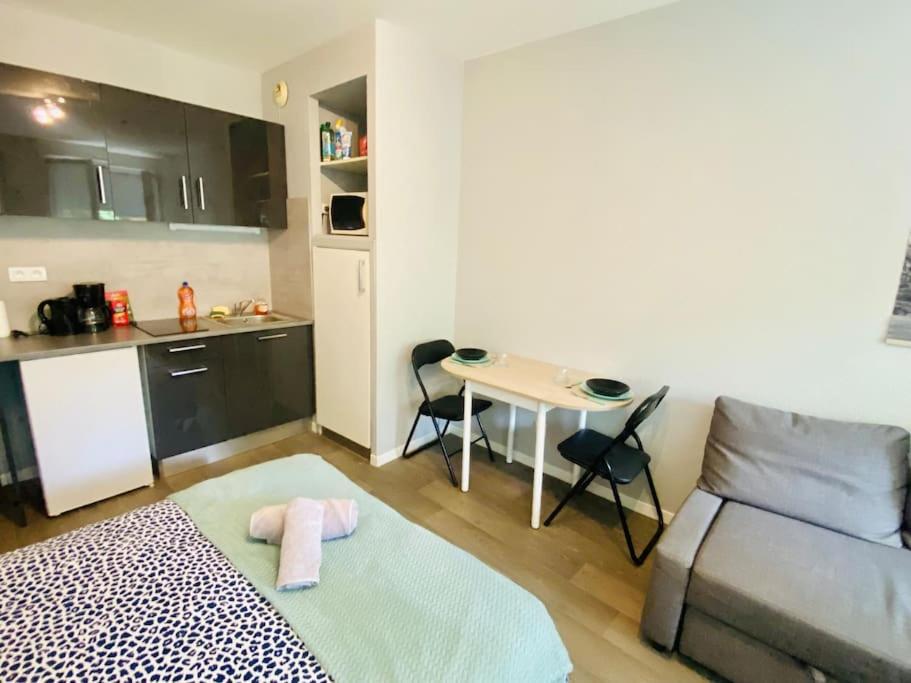 Mon Paisible Rez De Chausse Wifi Parking Un-sejour-a-part Appartement